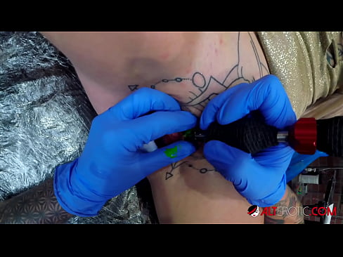 ❤️ tattooed ທີ່ສຸດ Hottie Sully Savage ໄດ້ຮັບ tattoo ສຸດ clitoris ຂອງນາງ ຮູບໂປ້ຍາກ ຢູ່ທີ່ພວກເຮົາ lo.hentaisun.ru%